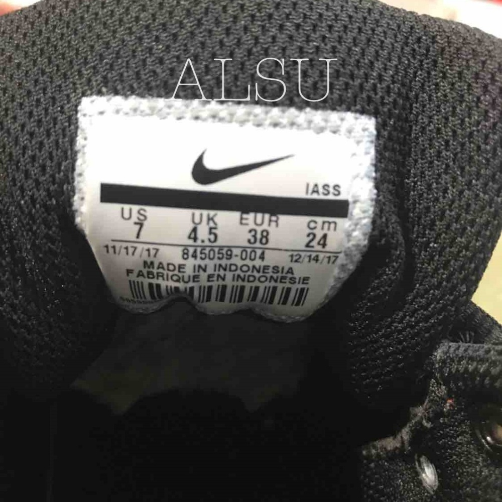 NWT Nike MD Runner 2 MID Prem Black W AUTHENTIC - Picture 7 of 8